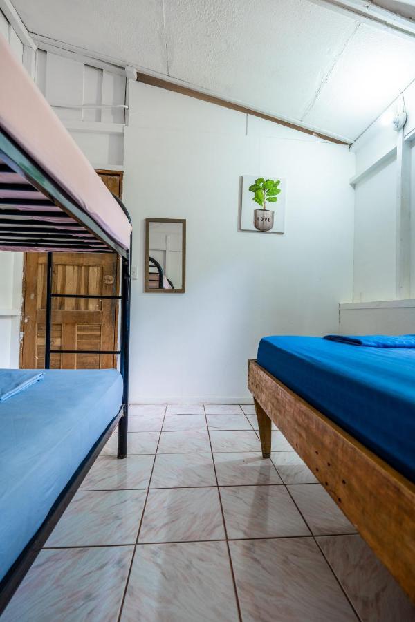 Pura Vida Mini Hostel Santa Teresa Playa Santa Teresa  ภายนอก รูปภาพ